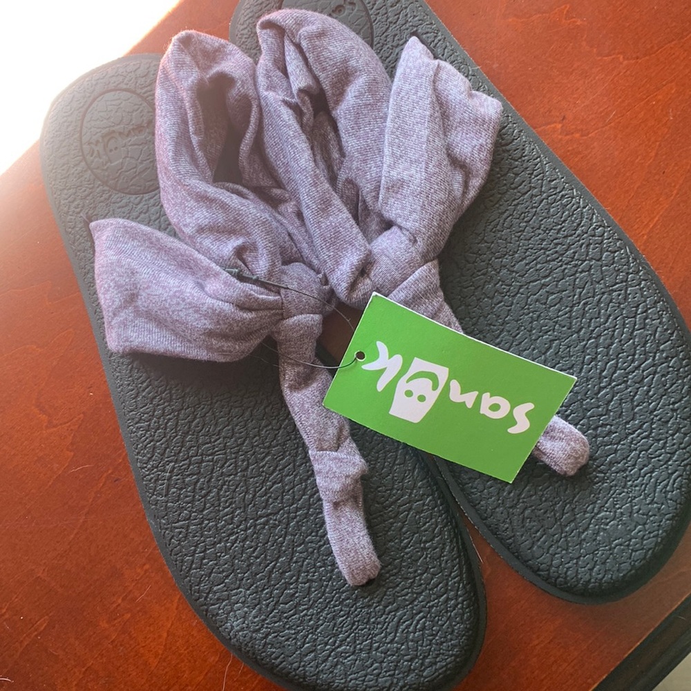 NWT, women’s yoga sling flip flop Ella, size 5 Sanuk